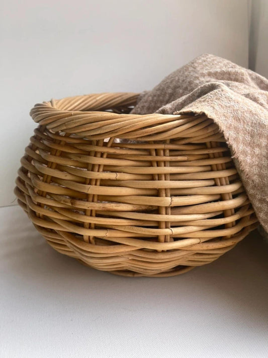 Large vintage woven wicker basket with sturdy handles, handcrafted storage basket for blankets, toys or laundry, rustic farmhouse and cottagecore home decor, natural woven basket for living room or entryway.