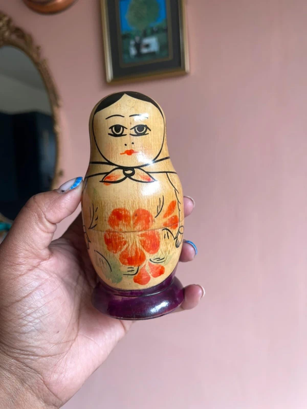 3 Vintage Russian nesting dolls Matryoshka
