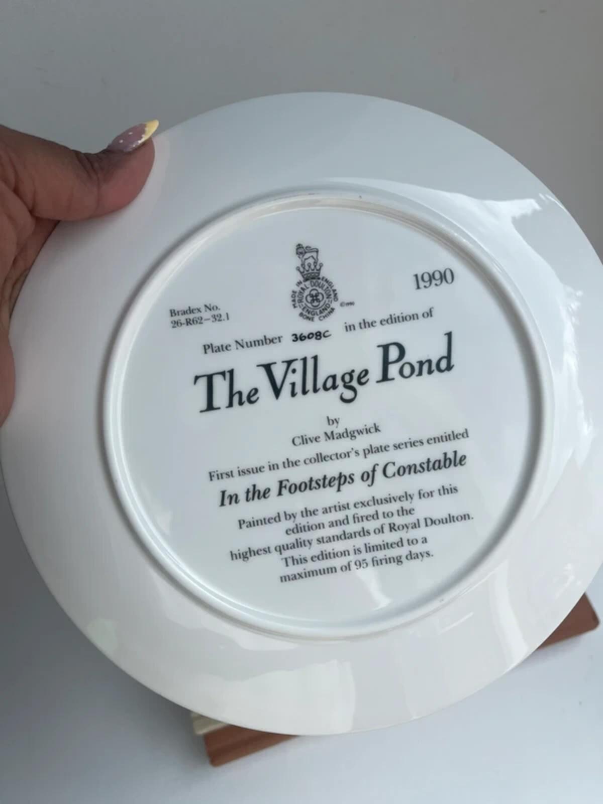 Vintage 1990 - Royal Doulton collectible plate The Village Pond - Clive Madgwick