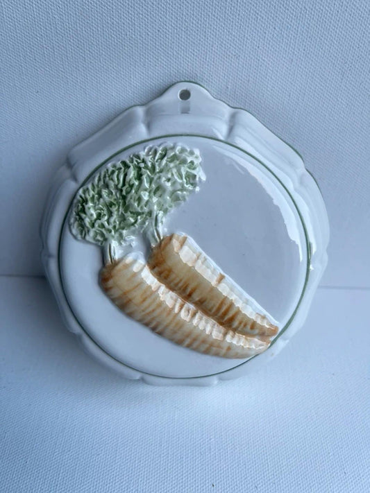 Vintage country kitchen carrot wall decor jelly mould wall hanging