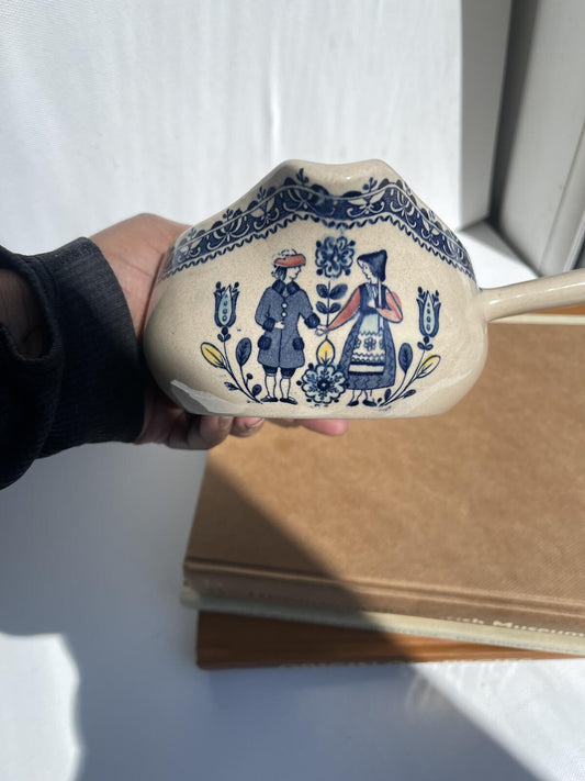 Vintage Johnson Bros Hearts & Flowers ironstone tableware, English Staffordshire ceramic serving dish, blue and white folk art design, cottagecore kitchen decor, farmhouse dining and collectible vintage china.