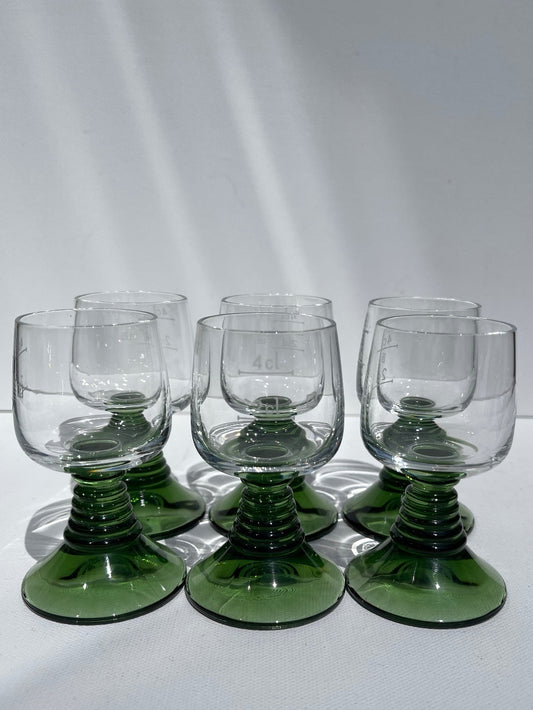 Set of 6 vintage green beehive stemmed aperitif glasses, retro textured drinking glasses, Mid Century Modern barware, collectible glassware for cocktails, liqueurs or wine, stylish home entertaining and vintage table decor.