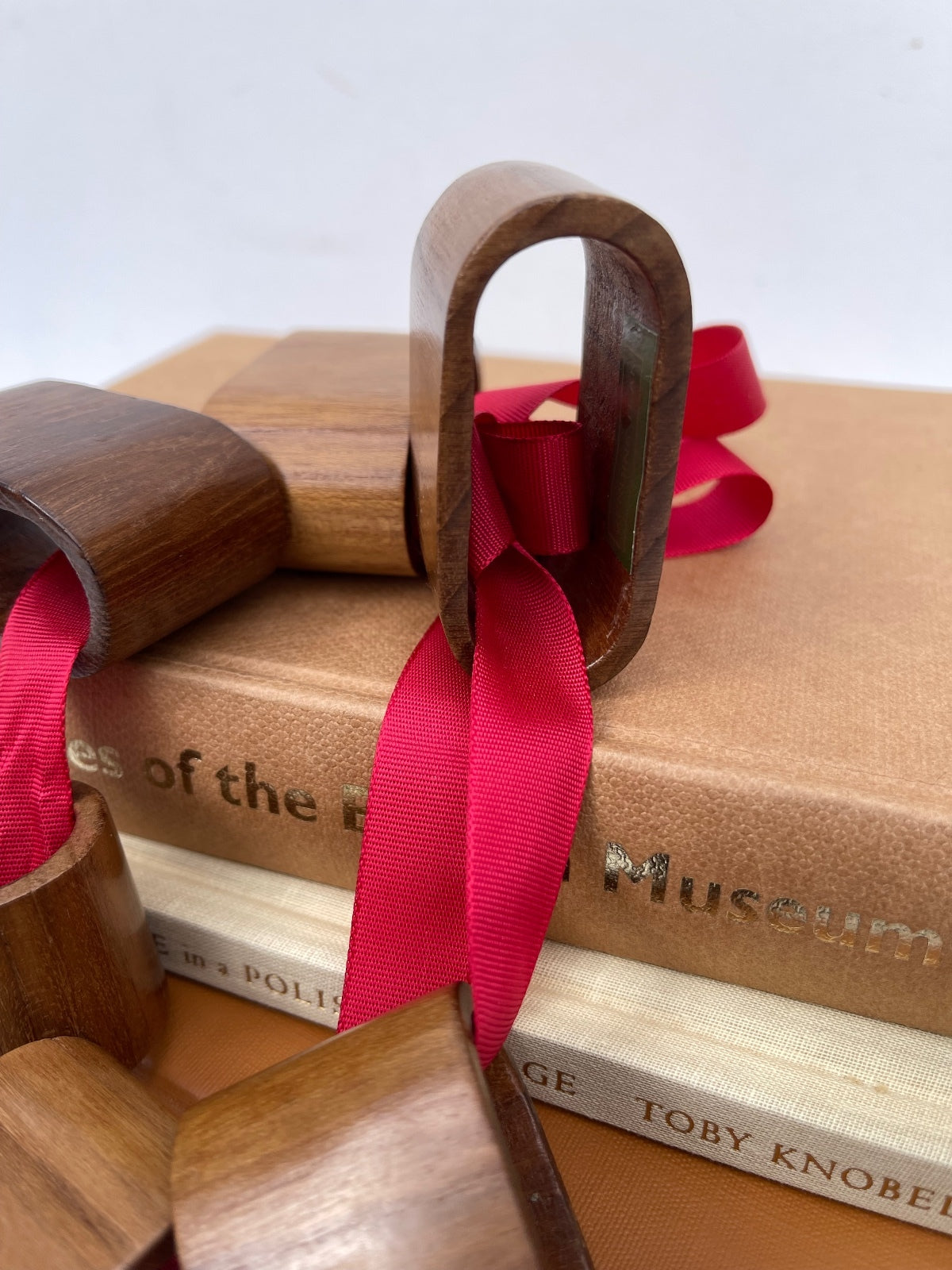 Vintage Teak Napkin Rings (Set of 6) – Mid Century Modern Scandi Dining