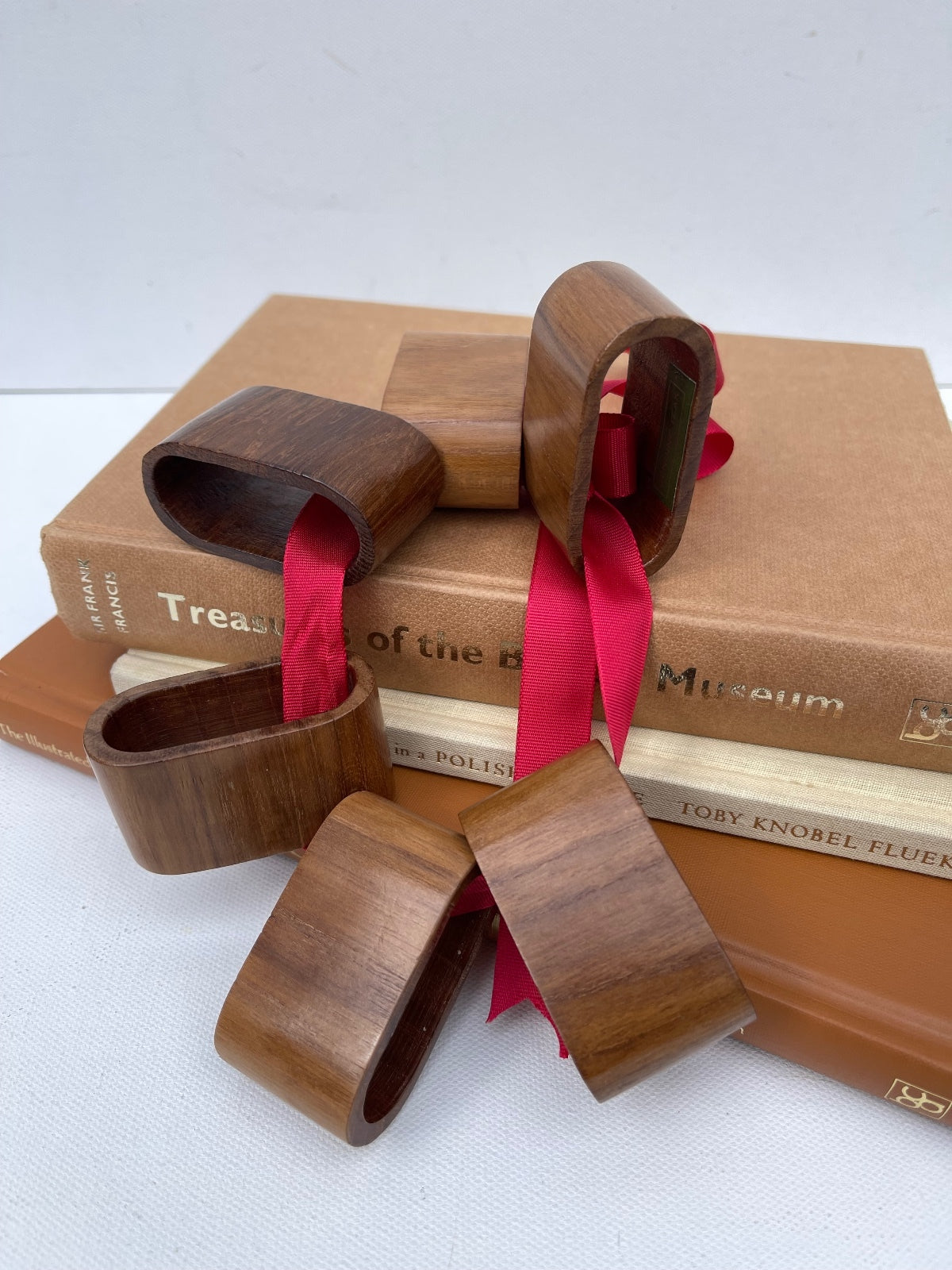 Vintage Teak Napkin Rings (Set of 6) – Mid Century Modern Scandi Dining