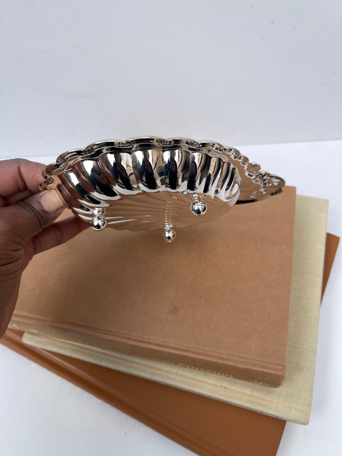 Vintage Leonard footed Silver plated Seashell serving Dish, Scalloped Edge Tray