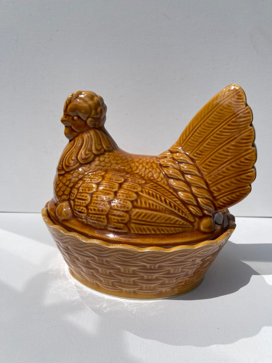 Vintage 1960s honey glaze ceramic hen on nest with lidded egg holder design, rustic farmhouse kitchen storage, cottagecore chicken pottery, collectible vintage ceramic container and charming country home decor.