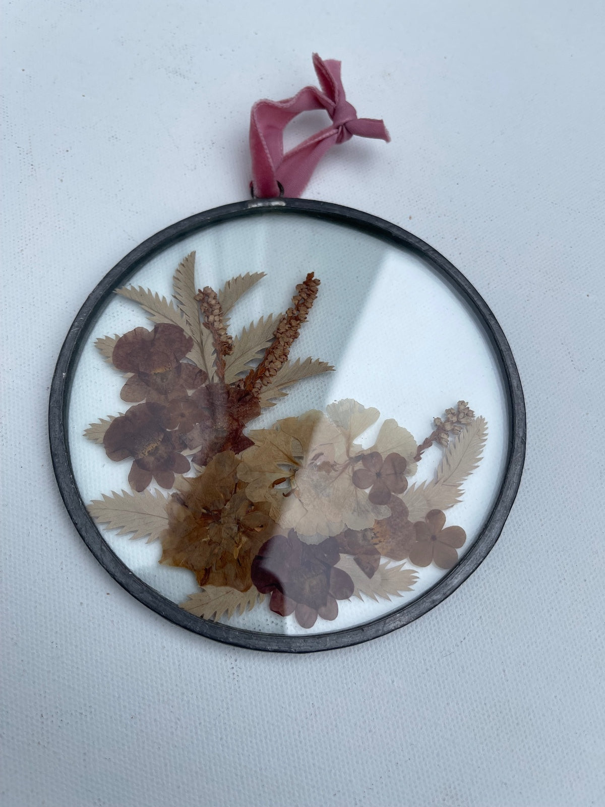 Vintage Pressed Flower Frame: Glass Sun Catcher with pink Ribbon