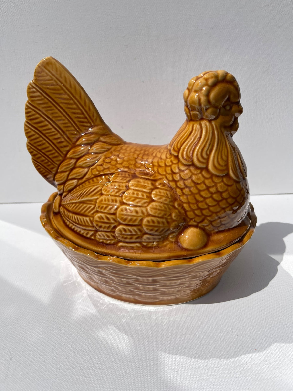 Vintage 1960s honey glaze ceramic hen on nest with lidded egg holder design, rustic farmhouse kitchen storage, cottagecore chicken pottery, collectible vintage ceramic container and charming country home decor.