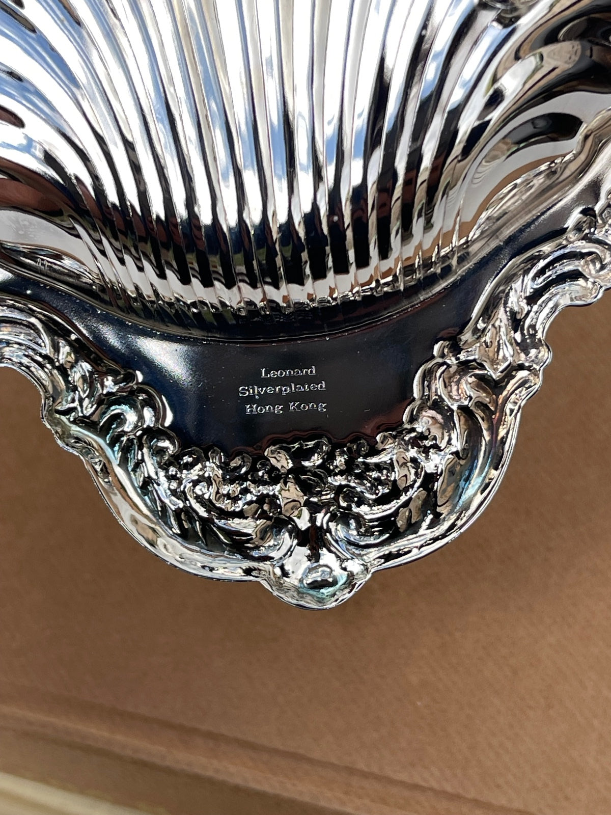 Vintage Leonard footed Silver plated Seashell serving Dish, Scalloped Edge Tray