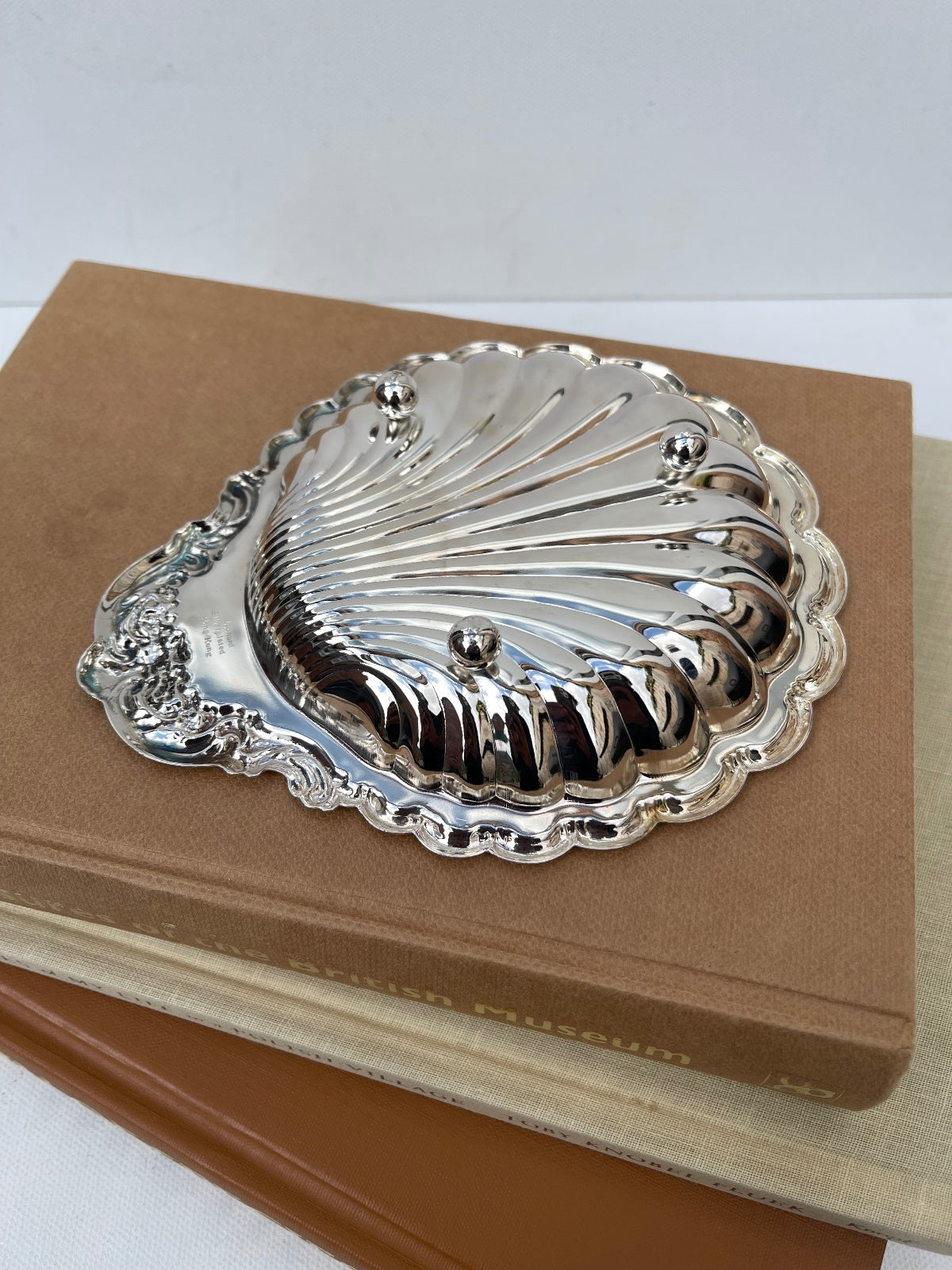 Vintage Leonard footed Silver plated Seashell serving Dish, Scalloped Edge Tray